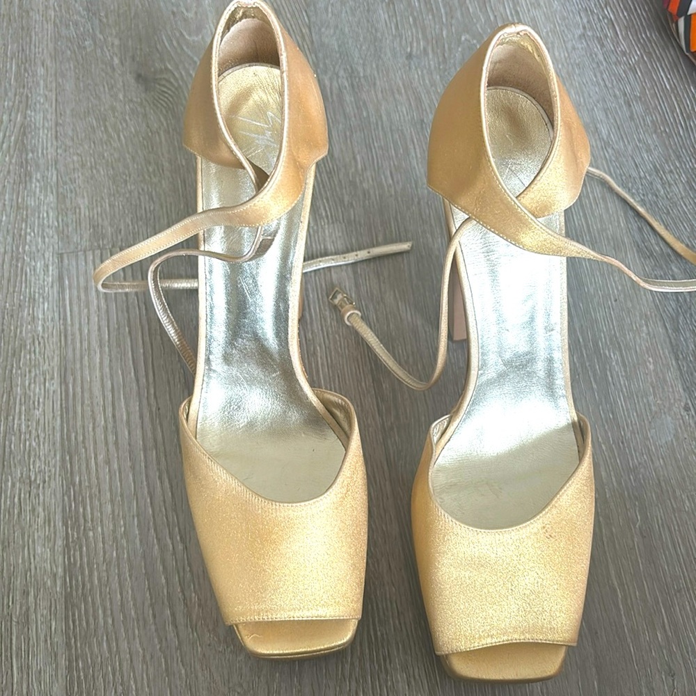 Sexy Gold platform platforms with ankle wrap - size 43